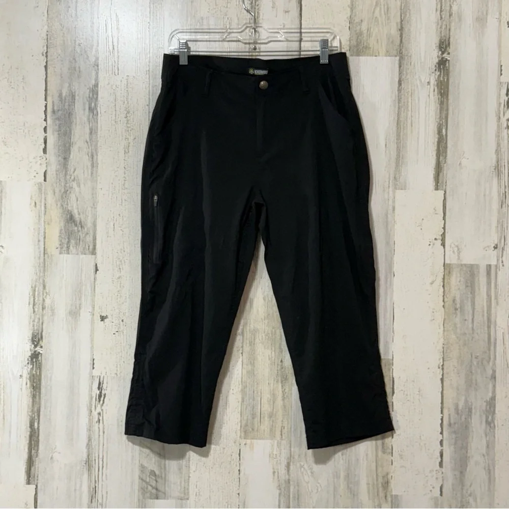 Khombu Women's Black Cargo Shorts